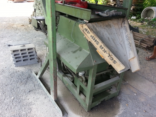 เครื่องอัดอิฐบล้อค ระบบไฮโดรลิค บังลี เมืองยะหริ่ง มัดจำมาแล้วค่ะ 10,000 บาท ค่ะ เครื่องอัดอิฐบล้อค ระบบไฮโดรลิค บังลี เมืองยะหริ่ง มัดจำมาแล้วค่ะ 10,000 บาท ค่ะ