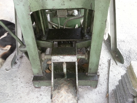 เครื่องอัดอิฐบล้อค ระบบไฮโดรลิค บังลี เมืองยะหริ่ง มัดจำมาแล้วค่ะ 10,000 บาท ค่ะ เครื่องอัดอิฐบล้อค ระบบไฮโดรลิค บังลี เมืองยะหริ่ง มัดจำมาแล้วค่ะ 10,000 บาท ค่ะ