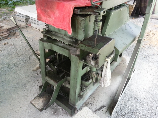 เครื่องอัดอิฐบล้อค ระบบไฮโดรลิค บังลี เมืองยะหริ่ง มัดจำมาแล้วค่ะ 10,000 บาท ค่ะ เครื่องอัดอิฐบล้อค ระบบไฮโดรลิค บังลี เมืองยะหริ่ง มัดจำมาแล้วค่ะ 10,000 บาท ค่ะ