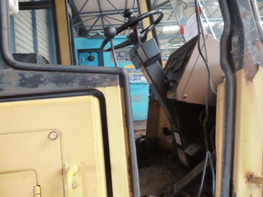 ขายรถตัก Caterpillar  910F รถจอดที่สมุทรปราการ สภาพสวย นำเข้าจากนอก 100\% ไม่มีการใช้งานในไทยแน่นอนค่ะ สนใจติดต่อเจี๊ยบได้เลยค่ะโทร 087-33102548ค่ะ