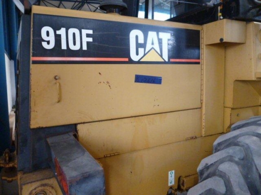 ขายรถตัก Caterpillar  910F รถจอดที่สมุทรปราการ สภาพสวย นำเข้าจากนอก 100\% ไม่มีการใช้งานในไทยแน่นอนค่ะ สนใจติดต่อเจี๊ยบได้เลยค่ะโทร 087-33102548ค่ะ