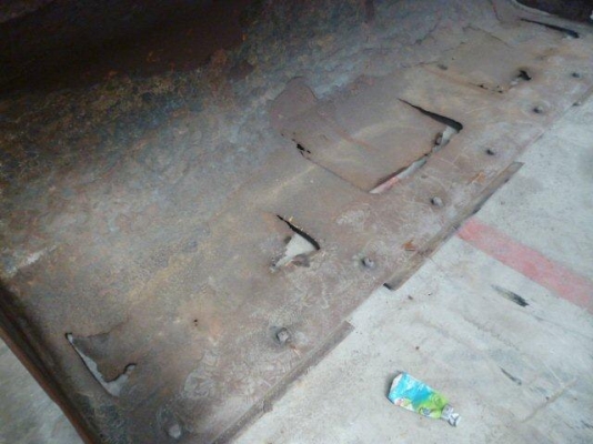 ขายรถตัก Caterpillar  910F รถจอดที่สมุทรปราการ สภาพสวย นำเข้าจากนอก 100\% ไม่มีการใช้งานในไทยแน่นอนค่ะ สนใจติดต่อเจี๊ยบได้เลยค่ะโทร 087-33102548ค่ะ