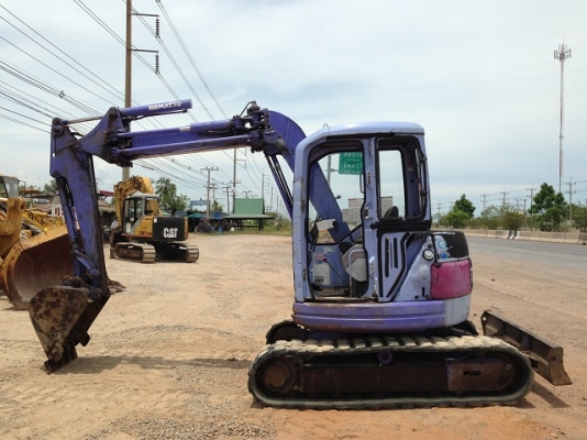 รถแบคโฮ KOMATSU PC50UU-2 รถแบคโฮ KOMATSU PC50UU-2