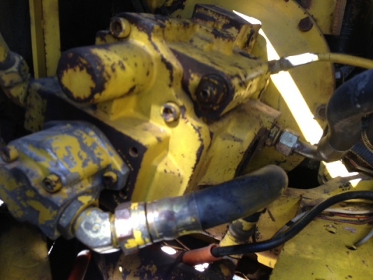 รถแบคโฮ KOBELCO SK60-1(มาร์คทรี) รถแบคโฮ KOBELCO SK60-1(มาร์คทรี)