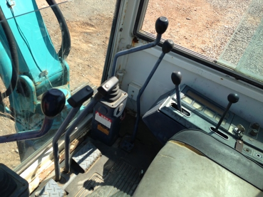 รถแบคโฮ KOMATSU