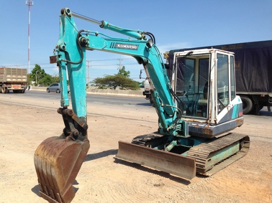 รถแบคโฮ KOMATSU