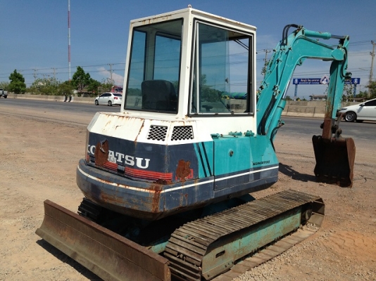 รถแบคโฮ KOMATSU