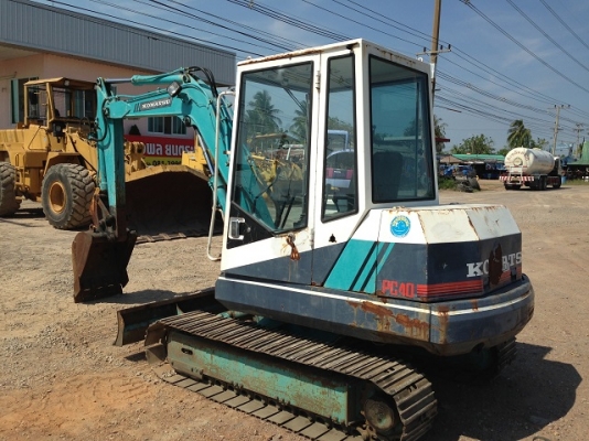 รถแบคโฮ KOMATSU