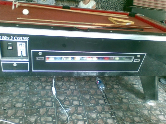 ขายถูก..โต๊ะพลูหยอดเหรียญมือสองสภาพ 80\% พร้อมโป๊ะไฟส่อง