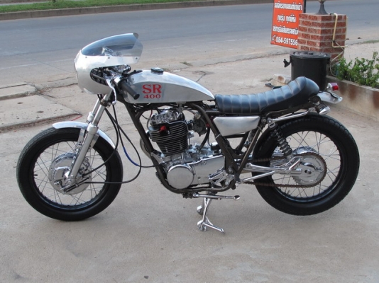 ขาย SR 400 แต่งเต็ม คาเฟ่ อินวอยล์สรรพสามิต ท่อแต่ง พร้อมใช้ สภาพสวย ๆ