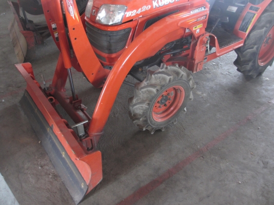 ไปนครปฐมซะแล้ว KUBOTA B2420   คุณภาพเยี่ยม พร้อมใบมีดติดตัวรถ ชัวโมงน้อยเพียง 163 เท่านั้น