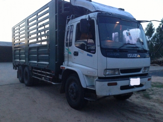 รถบรรทุก 10ล้อยี่ห้อ ISUZU รุ่น FVM33N2 200 แรงม้า ปี2546 เอกสารเล่มทะเบียนพร้อมโอน