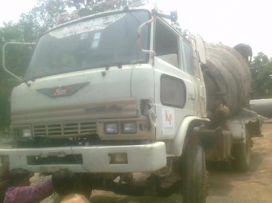 HINO ZM 260 HP EK100 รถโม่ปูน สิบล้อ 2 เพลา ช่วงล่างใหญ่ 2 เพลาแท้ คัชซีสวยมากครับ เครื่องยนต์กับชุดเกียร์ถูกถอดออกแล้วต้องซื้อเพิ่มนะครับ หัวเก๋งสีบางเดิมๆภายในสภาพดีมากสวยครบ ยางสภาพดี 10 เส้นประมาณ 70\% พร้อมใช้งาน เอกสารเล่มทะเบียนครบพร้อมชุดโอน ราคาต่