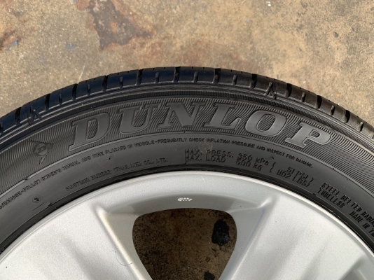 ล้อแม็ก Toyota Vios Yaris ลาย 5 ก้าน ขอบ 15 พร้อมยาง 185-60-15 Dunlop ปลายปี 15 ล้อแม็ก Toyota Vios Yaris ลาย 5 ก้าน ขอบ 15 พร้อมยาง 185-60-15 Dunlop ปลายปี 15