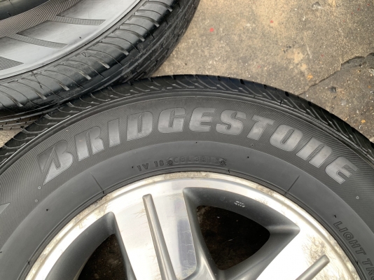 ล้อแม็ก Toyota Vigo ขอบ 15 เทาหน้าเงา พร้อมยาง 215-70-15 Bridgestone ปลายปี 15 ล้อแม็ก Toyota Vigo ขอบ 15 เทาหน้าเงา พร้อมยาง 215-70-15 Bridgestone ปลายปี 15