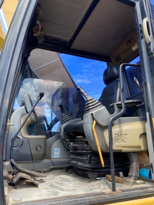 CAT 320 D เล่มทะเบียน สภาพเก่านอก ไฟฟ้าครบ เครื่องดี ปั้มแรง เอวแน่น ช่วงล่างสวย แอร์เย็น รถสวยพร้อม