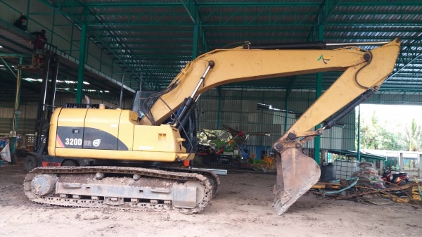 CAT 320 D เล่มทะเบียน สภาพเก่านอก ไฟฟ้าครบ เครื่องดี ปั้มแรง เอวแน่น ช่วงล่างสวย แอร์เย็น รถสวยพร้อม