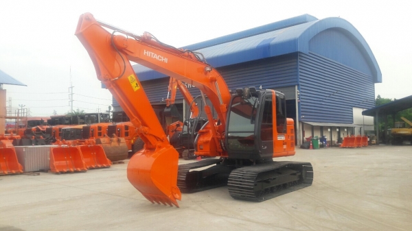 รถแบคโฮมือสอง รุ่น ZX135US