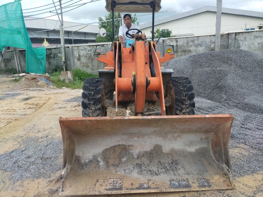 ขายรถตกเล็ก KOMATSU WA40-2 เอวอ่อน