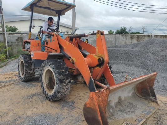 ขายรถตกเล็ก KOMATSU WA40-2 เอวอ่อน