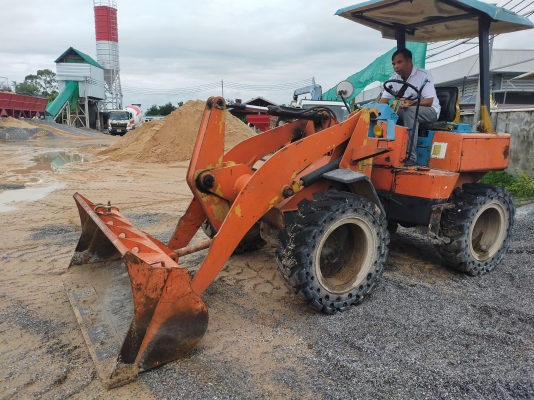 ขายรถตกเล็ก KOMATSU WA40-2 เอวอ่อน