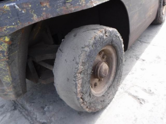 SALE !!งานเท ลดกระหน่ำ FORKLIFT MITSUBISHI FD25 รถยก ขนาด 2.5 ตัน / เสาสูง 3 เมตร /เกียร์ธรรมดา/มีเอกสารแจ้งจำหน่าย