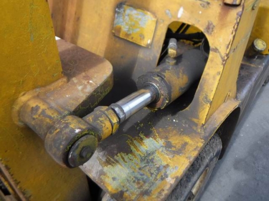 SALE !!งานเท ลดกระหน่ำ FORKLIFT MITSUBISHI FD25 รถยก ขนาด 2.5 ตัน / เสาสูง 3 เมตร /เกียร์ธรรมดา/มีเอกสารแจ้งจำหน่าย