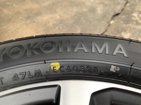 ล้อแม็ก 5รู114 Toyota (Made in Japan) ขอบ 17 เทาหน้าเงา พร้อมยางใหม่ 215-55-17 Yokohama ปี 20 สวยๆ ล้อแม็ก 5รู114 Toyota (Made in Japan) ขอบ 17 เทาหน้าเงา พร้อมยางใหม่ 215-55-17 Yokohama ปี 20 สวยๆ