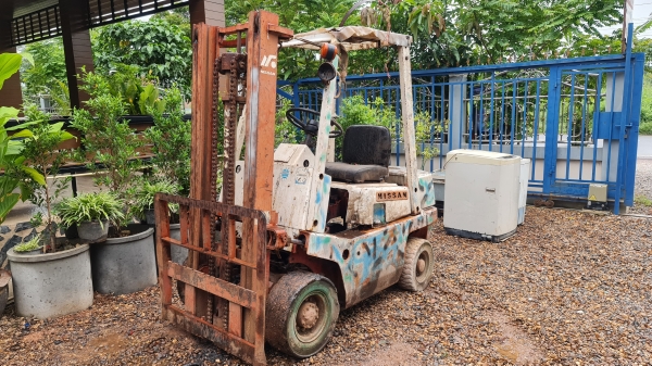 ขายตามสภาพ รถฟอร์คลิฟต์ NISSAN 1.5 ตัน ไม่มีเครื่อง ยางตัน ราคาต่อรองได้ครับ