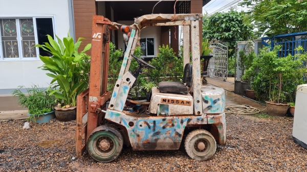 ขายตามสภาพ รถฟอร์คลิฟต์ NISSAN 1.5 ตัน ไม่มีเครื่อง ยางตัน ราคาต่อรองได้ครับ