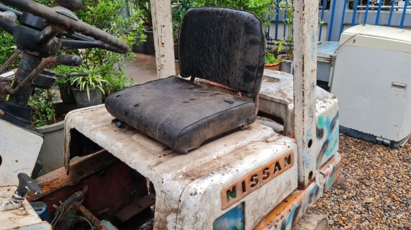 ขายตามสภาพ รถฟอร์คลิฟต์ NISSAN 1.5 ตัน ไม่มีเครื่อง ยางตัน ราคาต่อรองได้ครับ