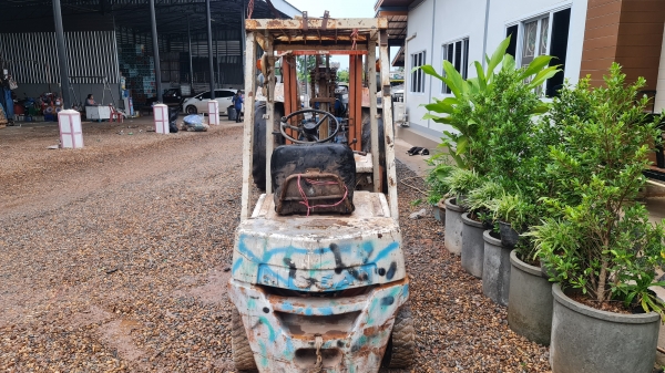 ขายตามสภาพ รถฟอร์คลิฟต์ NISSAN 1.5 ตัน ไม่มีเครื่อง ยางตัน ราคาต่อรองได้ครับ