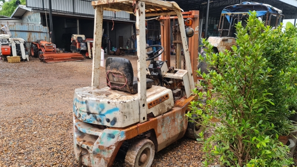 ขายตามสภาพ รถฟอร์คลิฟต์ NISSAN 1.5 ตัน ไม่มีเครื่อง ยางตัน ราคาต่อรองได้ครับ