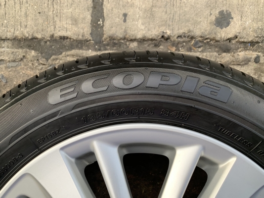 ล้อแม็ก Toyota Yaris Ativ ขอบ 15 พร้อมยาง 185-60-15 Bridgestone ปลายปี 17 ล้อแม็ก Toyota Yaris Ativ ขอบ 15 พร้อมยาง 185-60-15 Bridgestone ปลายปี 17