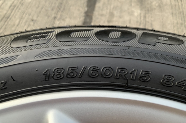 ล้อแม็ก Toyota Yaris Ativ ขอบ 15 พร้อมยาง 185-60-15 Bridgestone ปลายปี 17 ล้อแม็ก Toyota Yaris Ativ ขอบ 15 พร้อมยาง 185-60-15 Bridgestone ปลายปี 17