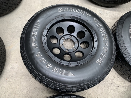 ล้อแม็ก YUSTA ลายหยดน้ำ ขอบ 16 พร้อมยาง 265-75-16 MICKEY THOMPSON ปี 13 ล้อแม็ก YUSTA ลายหยดน้ำ ขอบ 16 พร้อมยาง 265-75-16 MICKEY THOMPSON ปี 13