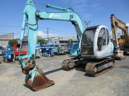 ขายรถขุดนำเข้าญี่ปุ่น kobelco sk60 สนใจติดต่อ 0923309229 อี๊ด