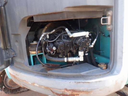 ขายรถขุดนำเข้าญี่ปุ่น kobelco sk135 yv06 รุ่น8 สนใจติดต่อ 0923309229 อี๊ด