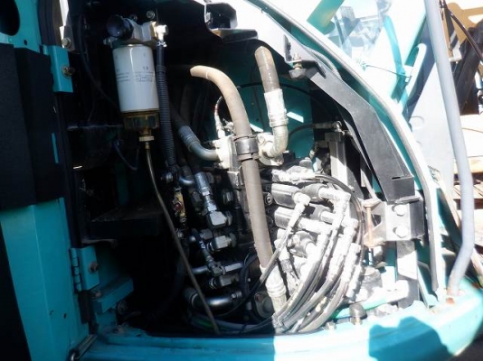 ขายรถขุดนำเข้าญี่ปุ่น kobelco sk135 yv06 รุ่น8 สนใจติดต่อ 0923309229 อี๊ด