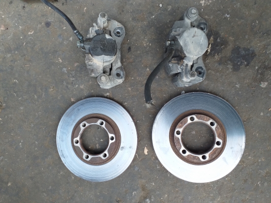 จานเบรค ปั้มเบรคหน้า isuzu vega ใส่ tfr cameo vega  2500บาท