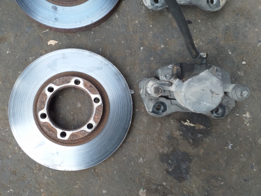 จานเบรค ปั้มเบรคหน้า isuzu vega ใส่ tfr cameo vega  2500บาท