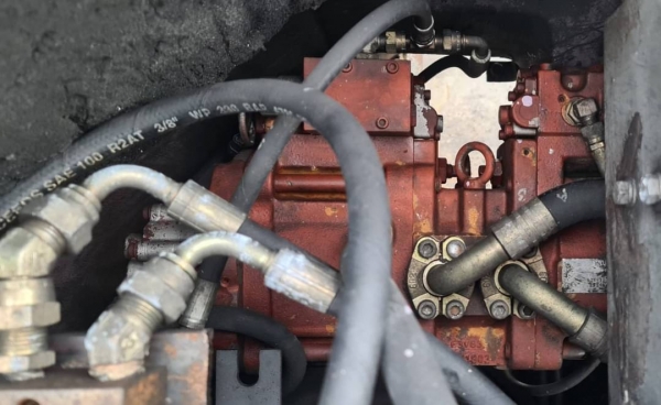 ขายด่วนราคาพิเศษ595,000บาทรถแบคโฮซูมิโตโม่SH135เทียบเท่าPC120อาไหล่ใช้กับSH120รถนอกเพิ่งนำเข้ามาใหม่ยังไม่เคยใช้งานในเมืองไทยเลย