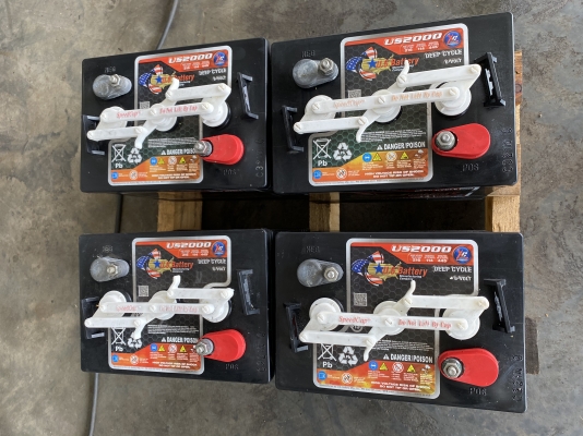 ขายด่วนแบตเตอรี่รถกระเช้า 6V/216A สภาพพร้อมใช้งาน 8,000 บาทพร้อมส่ง