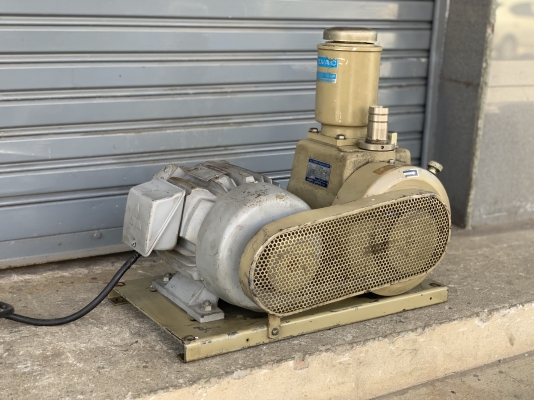 ขายปั๊มแวคคั่มสุญญากาศ ULVAC pump พร้อมมอเตอร์ Mitsubishi 1HP. 220V ไฟบ้าน made in Japan สภาพสวยใหม่มาก หมุนนิ่ม ดูดแรง พร้อมใช้งาน