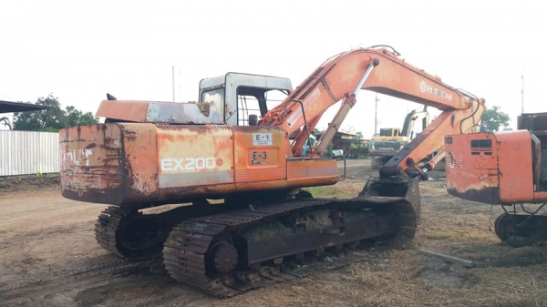 ขาย!! >>> Hitachi Ex200 รุ่น 1 รุ่นทนทาน ไม่จุกจิก พร้อมใช้งาน <<< เบอร์ติดต่อ 098-7155789 086-4631102