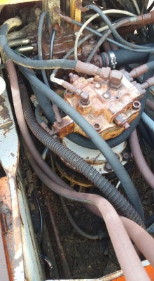 ขาย!! >>> Hitachi Ex200 รุ่น 1 รุ่นทนทาน ไม่จุกจิก พร้อมใช้งาน <<< เบอร์ติดต่อ 098-7155789 086-4631102