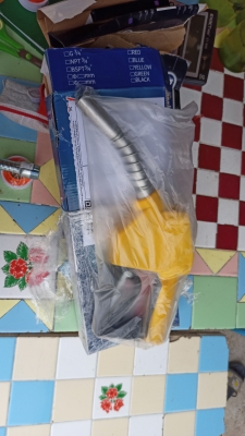 ขายด่วน ตู้จ่ายน้ำมันมือสอง 1 ตู้ พร้อมสายจ่ายน้ำมันยาว4เมตร มือจ่าย1มือราคา18000บาท  ติดต่อ0966826490