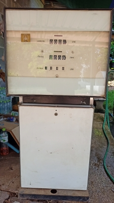 ขายด่วน ตู้จ่ายน้ำมันมือสอง 1 ตู้ พร้อมสายจ่ายน้ำมันยาว4เมตร มือจ่าย1มือราคา18000บาท  ติดต่อ0966826490