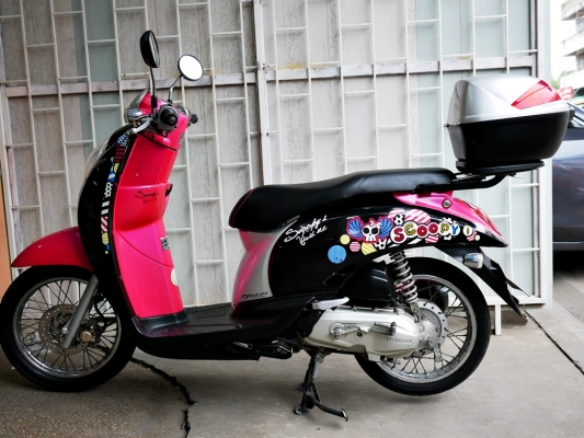 ขายสดผ่อน Scoopy-i หัวฉีดพร้อมกล่องท้าย Givi ผ่อนเดือนละ 965 บาท