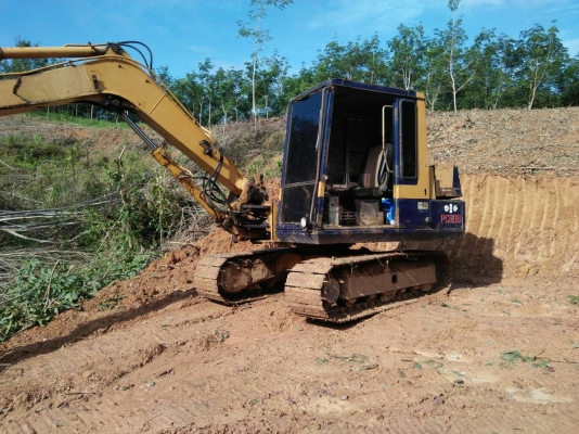 KOMATSU PC60-5 มีหัวคีปกับบุ้งกี๋ พร้อมใช้งาน